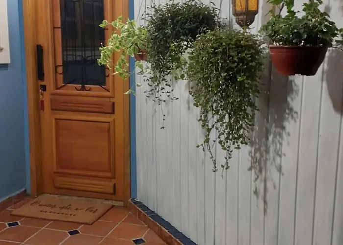 Charmosa casa de vila próxima ao metrô