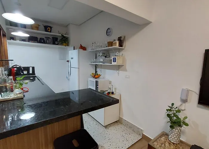 Charmosa casa de vila próxima ao metrô